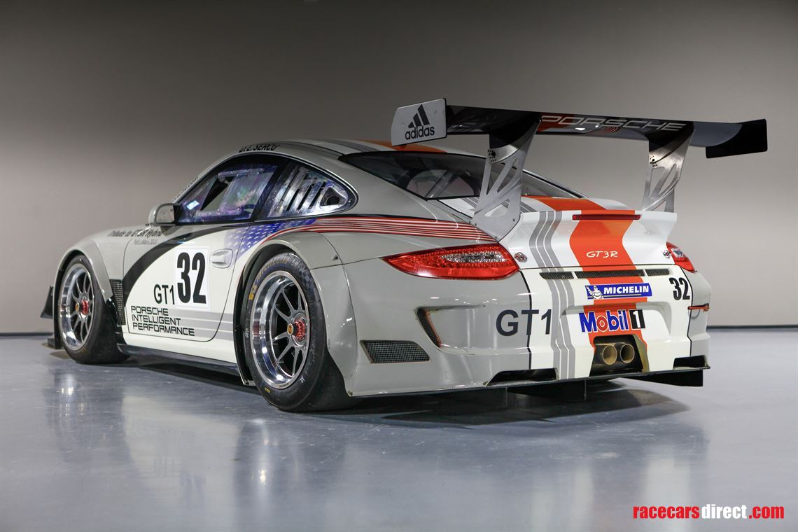 2011-porsche-997-gt3-r