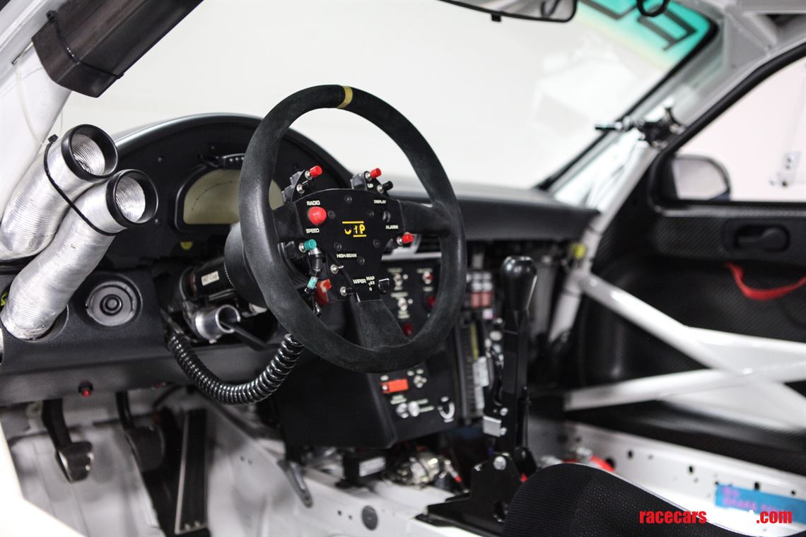 2011-porsche-997-gt3-r