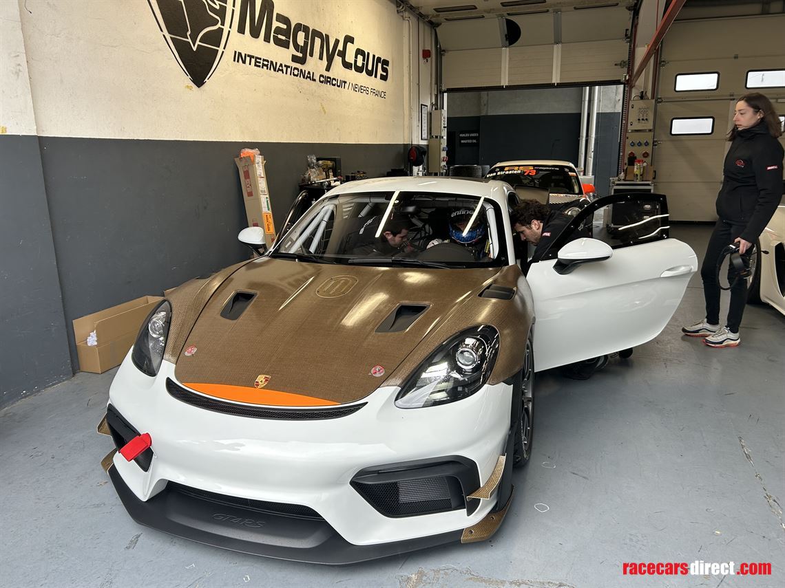 2024-porsche-718-gt4-rs-cs