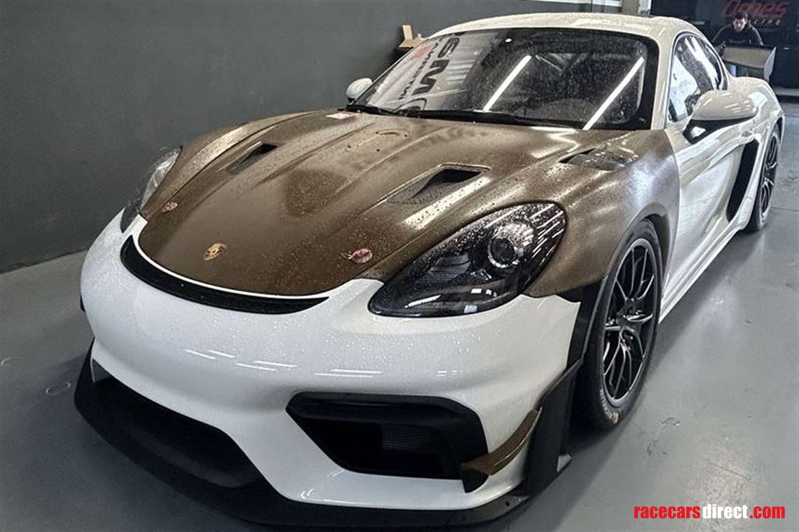 2024-porsche-718-gt4-rs-cs