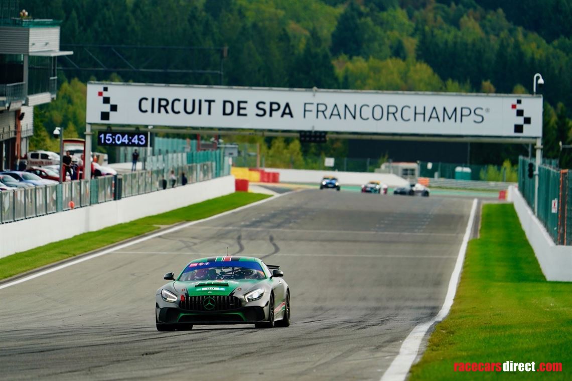 2018-mercedes-benz-amg-gt4