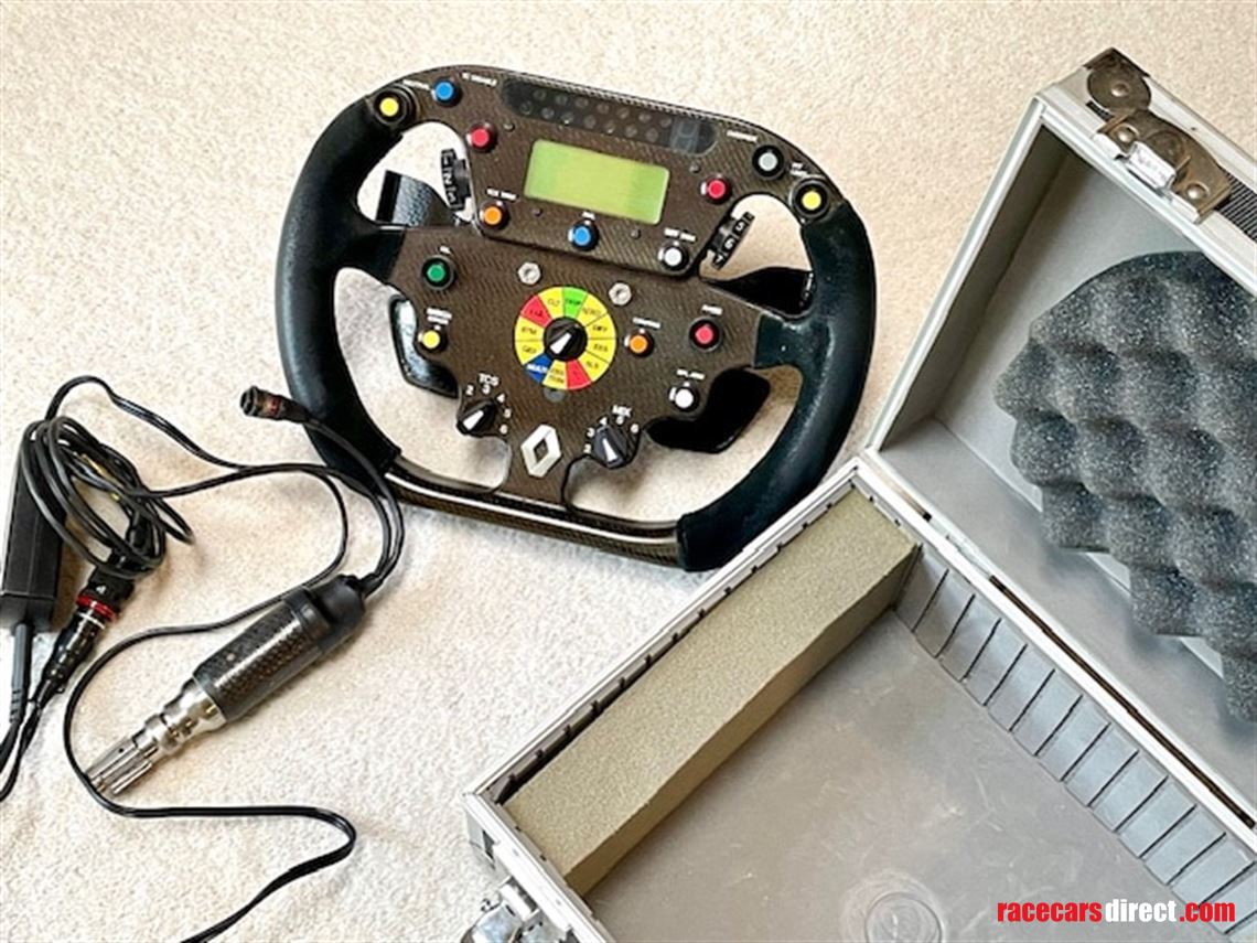 fernando-alonso-original-2006-r26-steering-wh