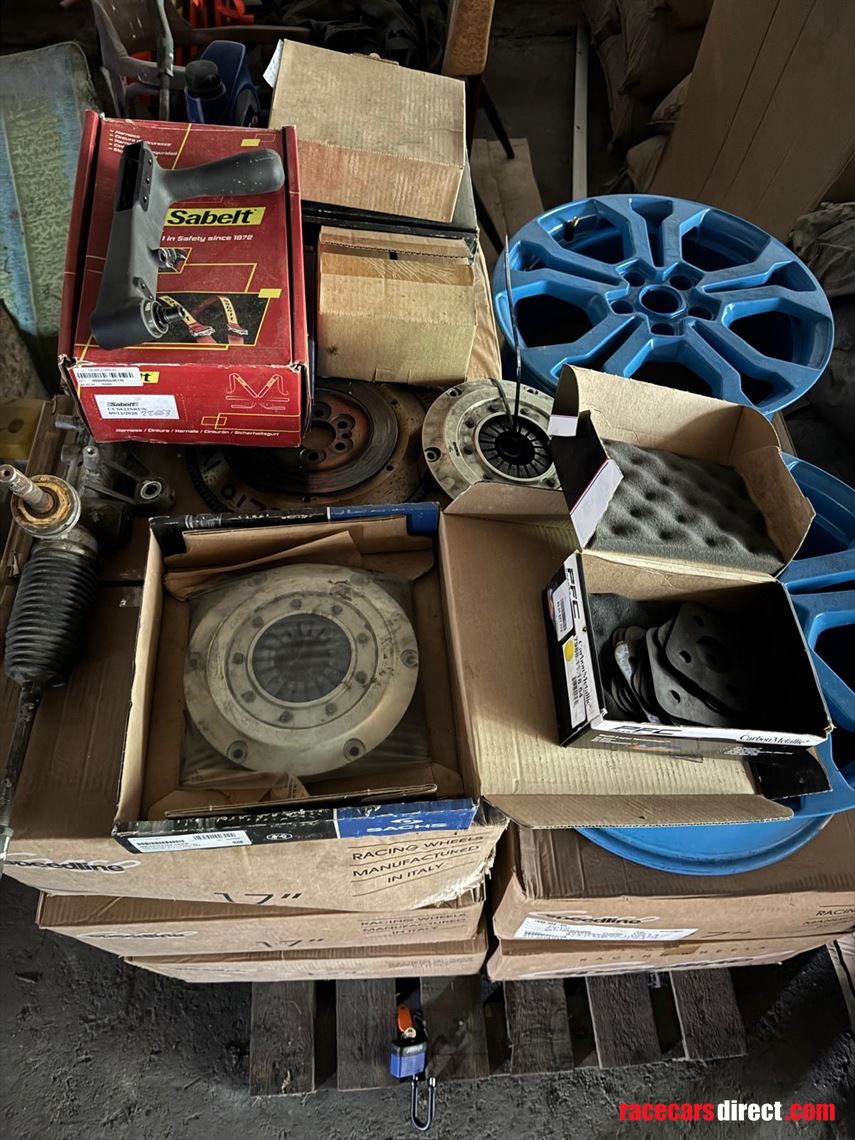 sold-clio-iv-cup-wheels-and-car-parts