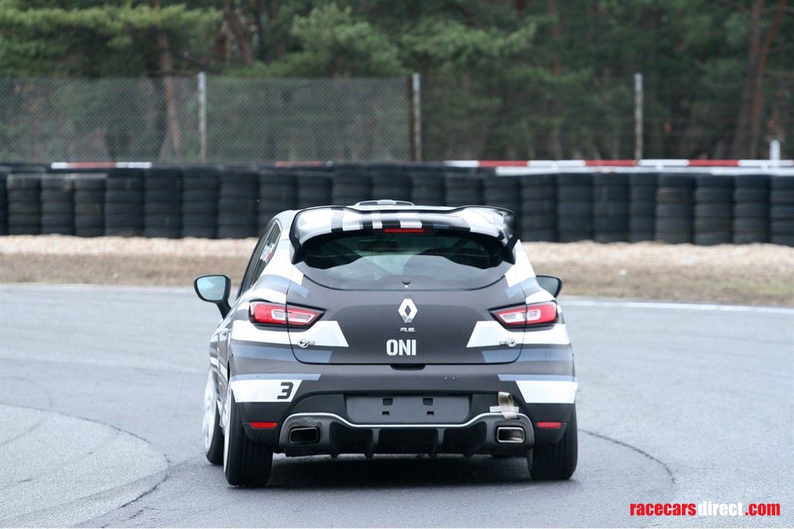 sold-clio-iv-cup-wheels-and-car-parts