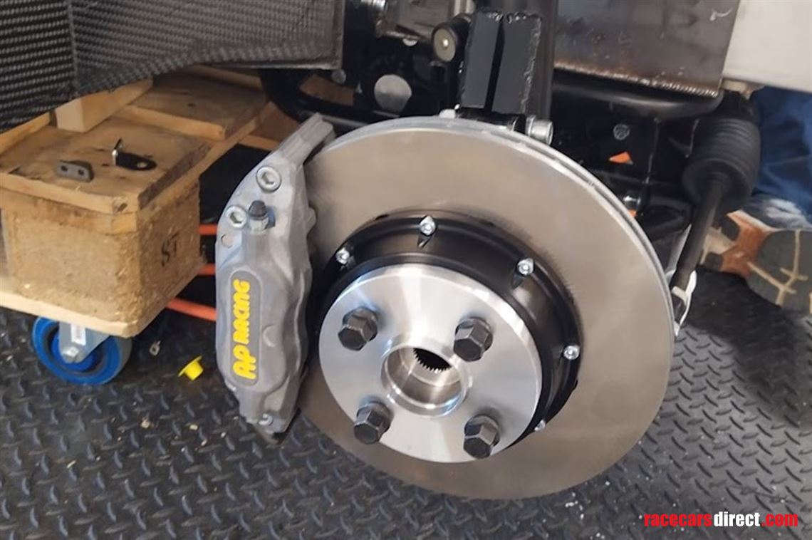 ap-racing-4-piston-pot-brake-calipers