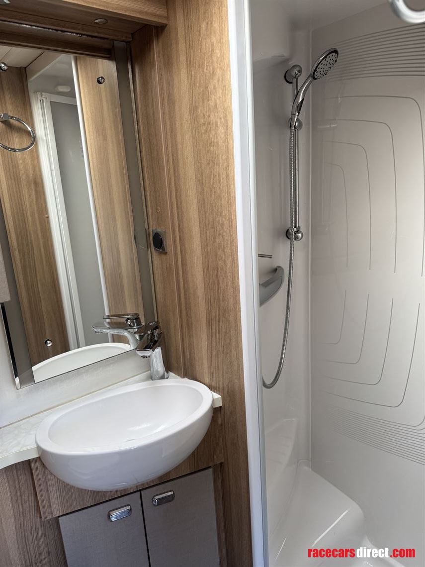 swift-kontiki-649-black-edition-motorhome