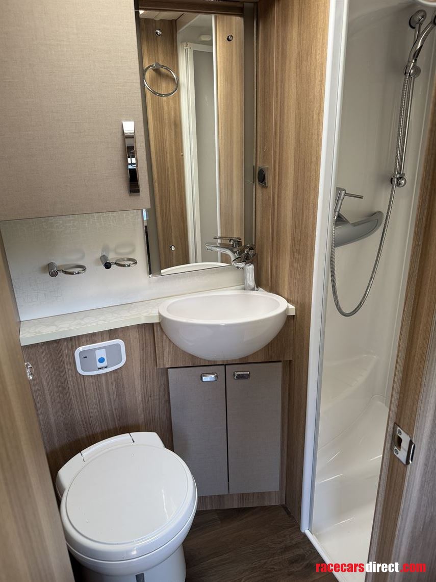 swift-kontiki-649-black-edition-motorhome