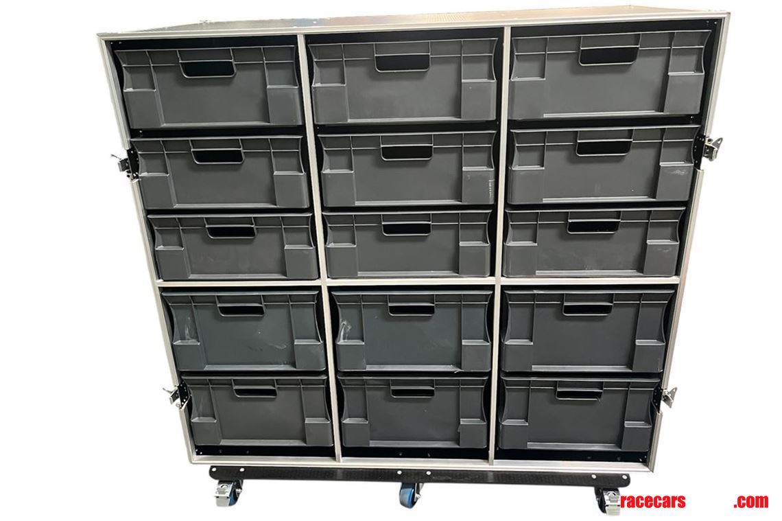 euro-container-flight-case-with-15-boxes-vme-