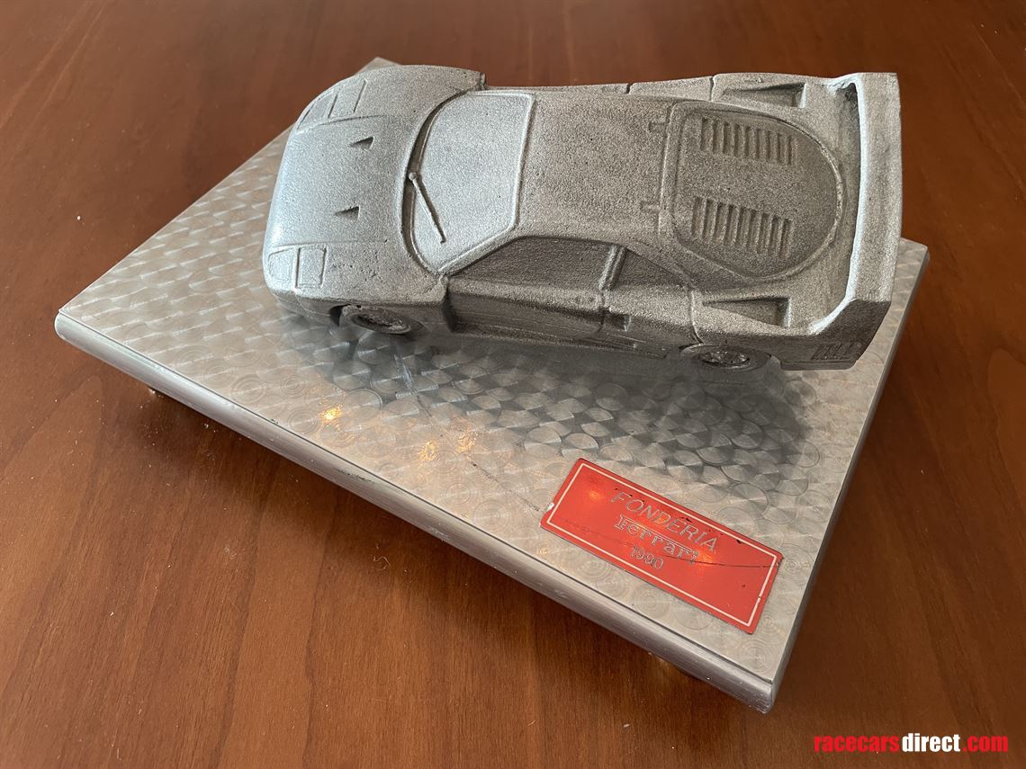 ferrari-f40-owners-model