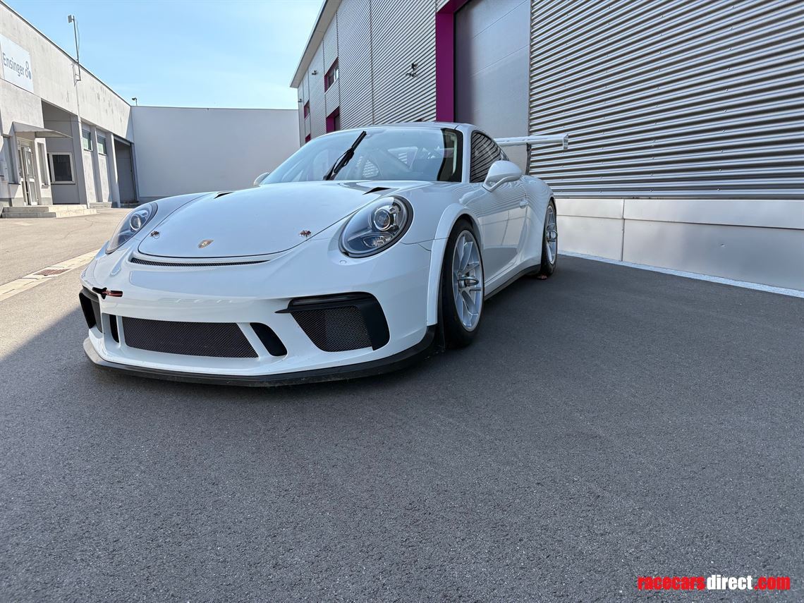 porsche-9912-cup-my-2018-63-h-overall-running