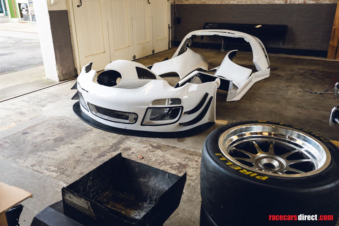 2012-porsche-911-gt3-r-evo