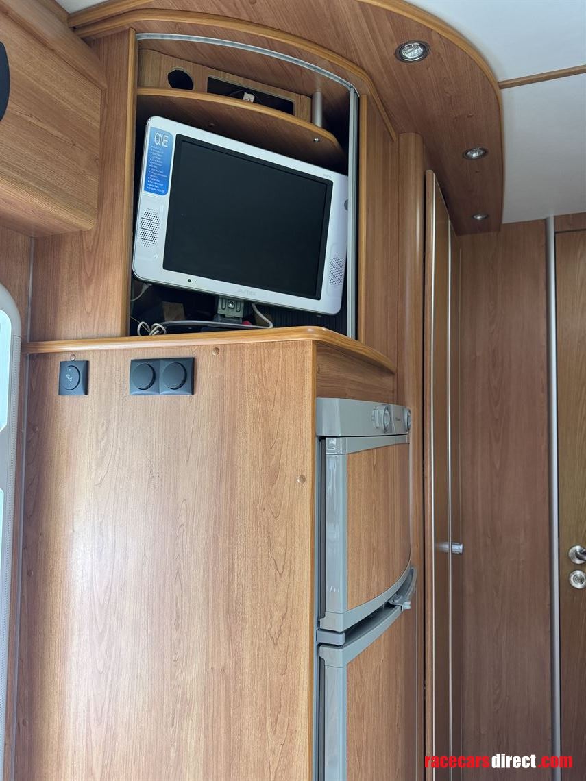 dethleffs-9800-xxl-motorhome