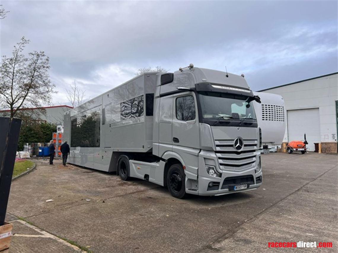 stunning-hospitality-unit