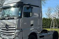 stunning-hospitality-unit