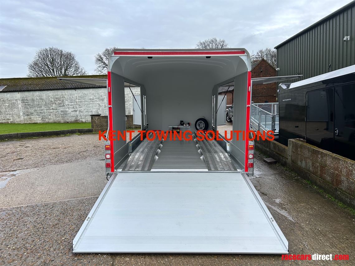 debon-c2000-55-x-22m-enclosed-car-transporter