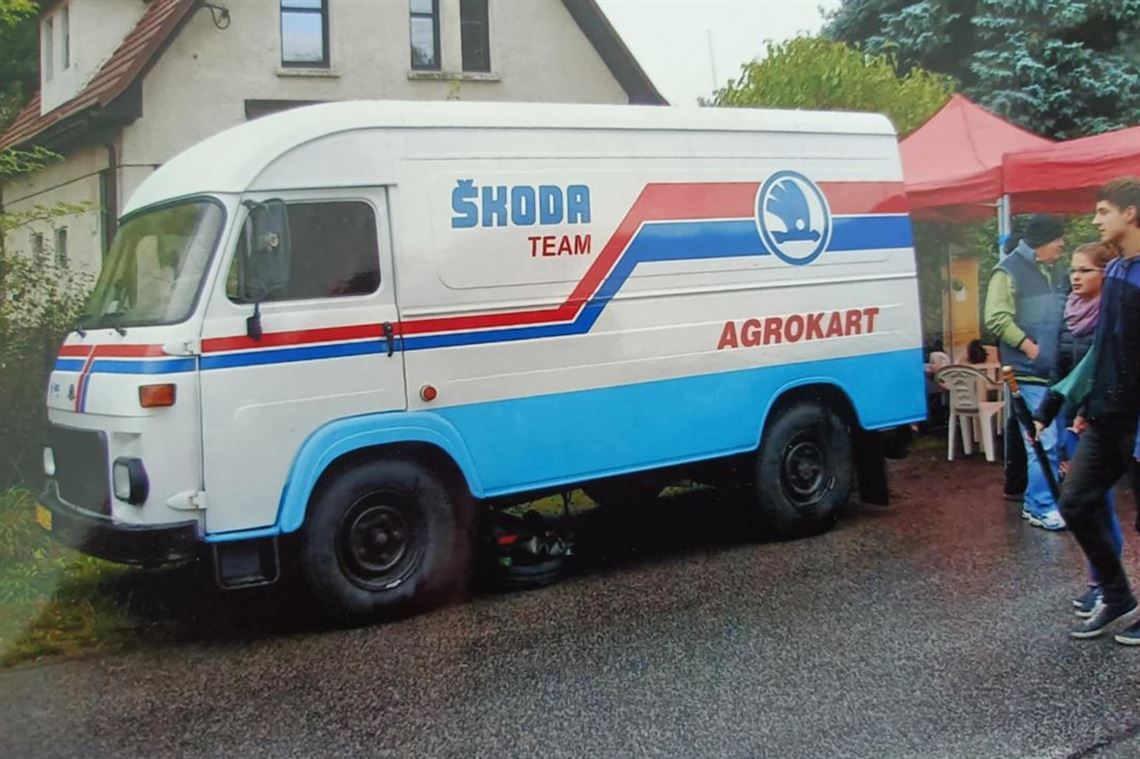 avia-skoda-motorsport-support-van---rare-1991