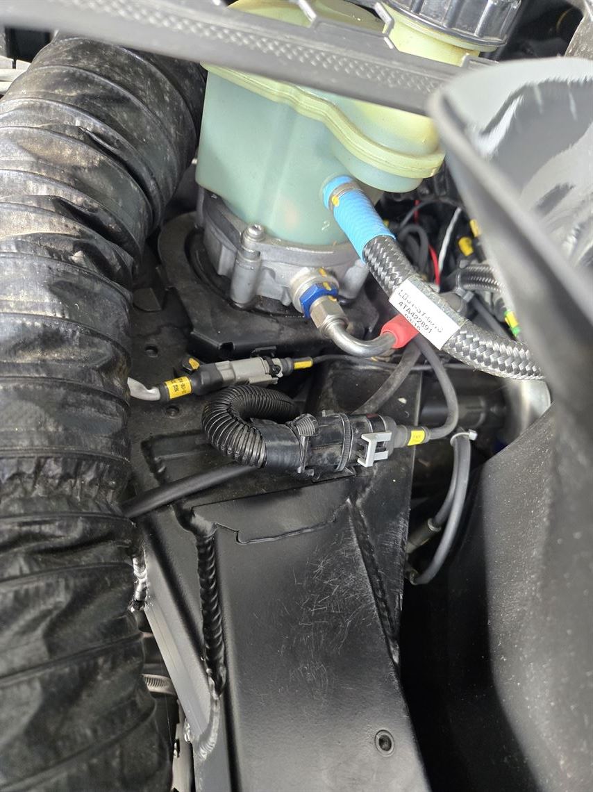 lamborghini-huracan-super-trofeo-2016-low-mil