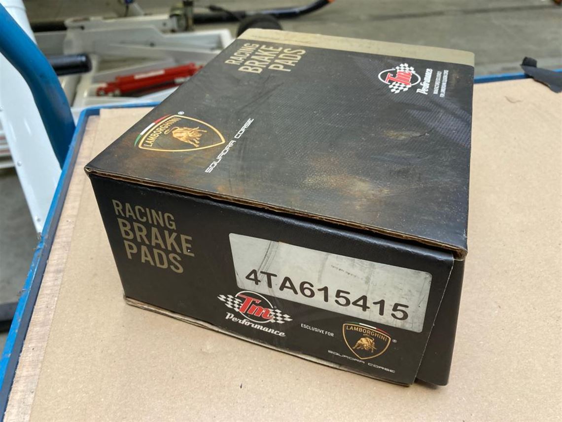 lamborghini-huracan-super-trofeo-2016-low-mil