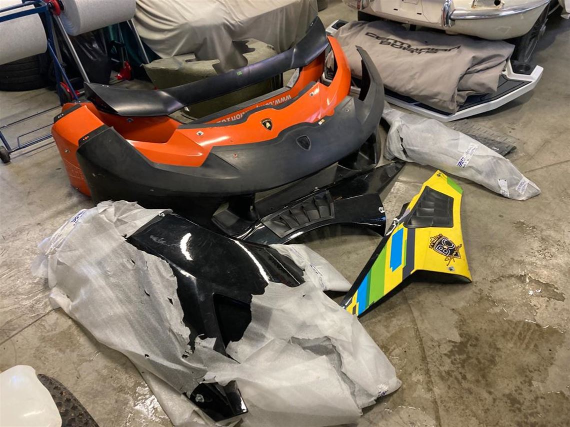 lamborghini-huracan-super-trofeo-2016-low-mil