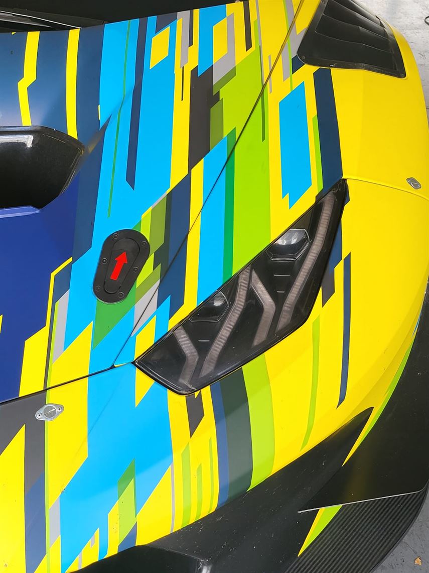 lamborghini-huracan-super-trofeo-2016-low-mil