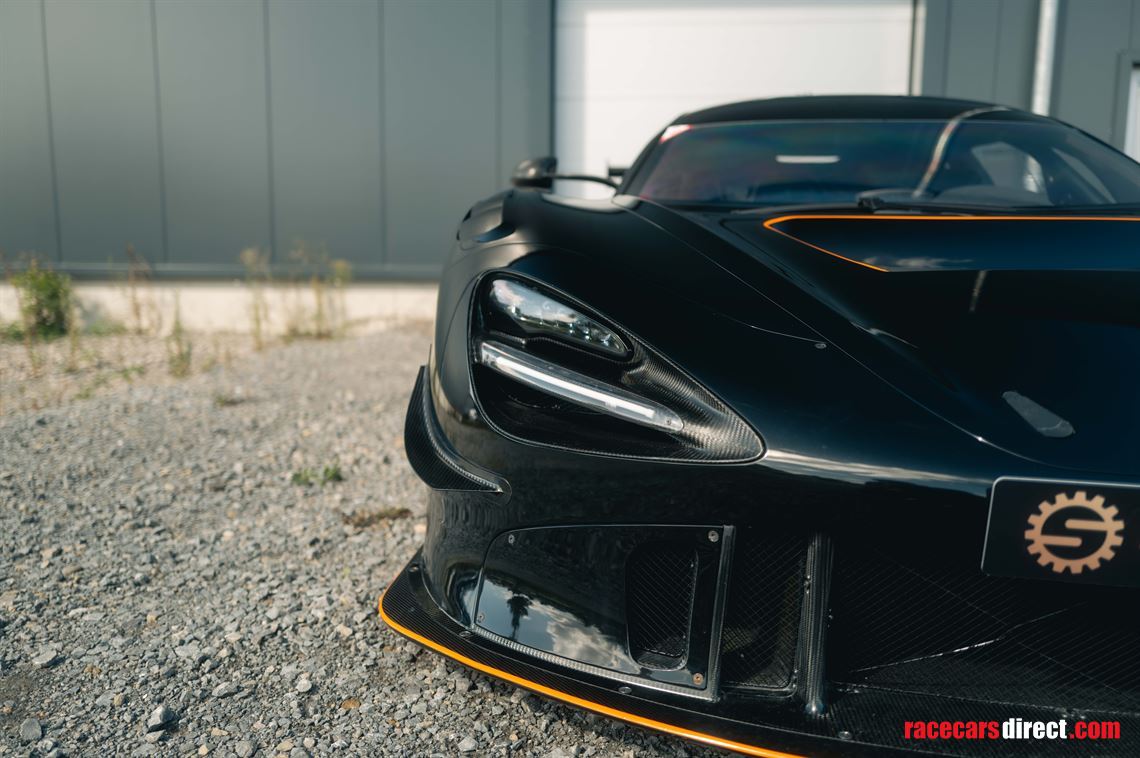 2020-mclaren-720s-gt3x---chassis-1-of-15