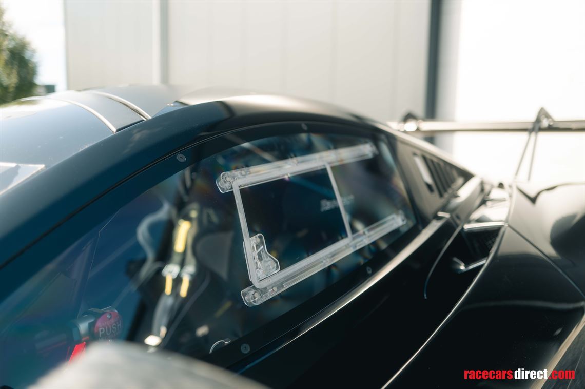 2020-mclaren-720s-gt3x---chassis-1-of-15