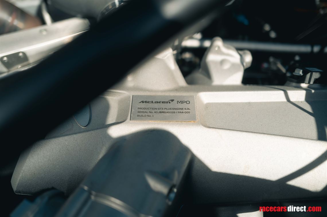 2020-mclaren-720s-gt3x---chassis-1-of-15