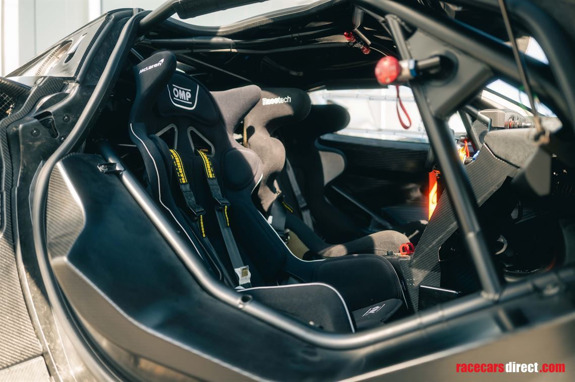 2020-mclaren-720s-gt3x---chassis-1-of-15