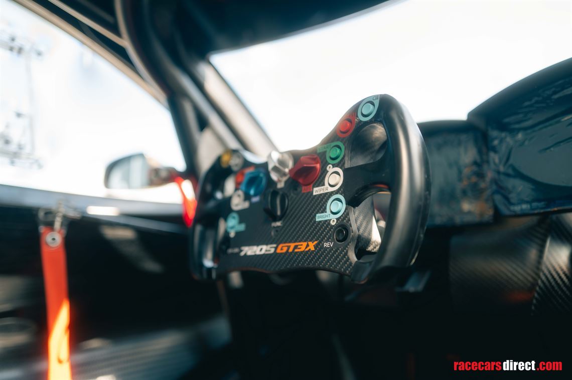2020-mclaren-720s-gt3x---chassis-1-of-15