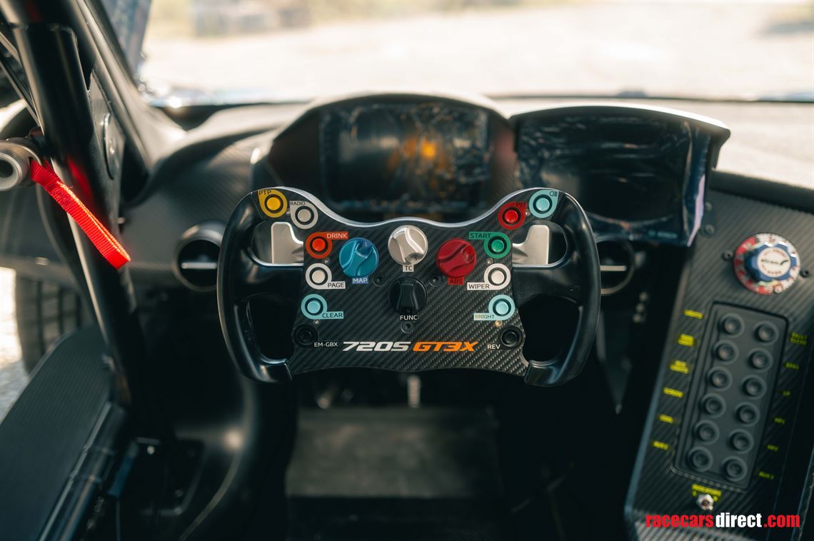 2020-mclaren-720s-gt3x---chassis-1-of-15