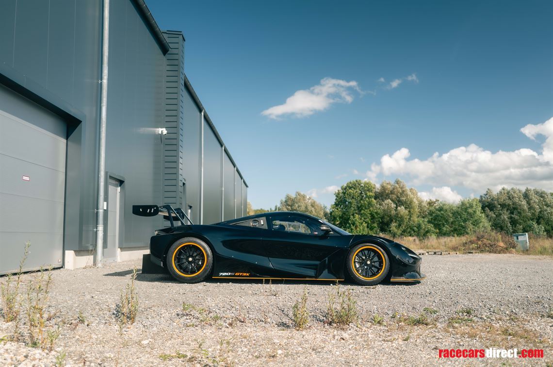 2020-mclaren-720s-gt3x---chassis-1-of-15