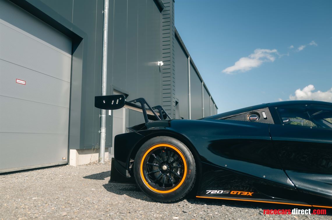 2020-mclaren-720s-gt3x---chassis-1-of-15