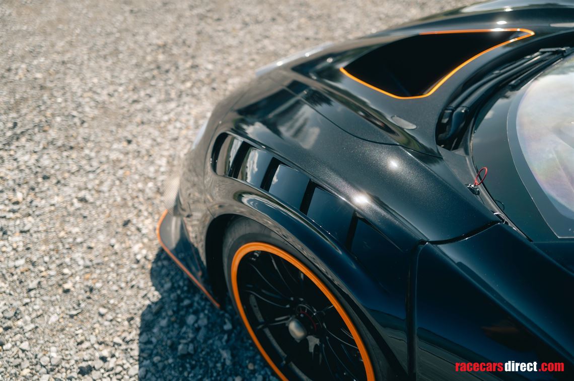 2020-mclaren-720s-gt3x---chassis-1-of-15