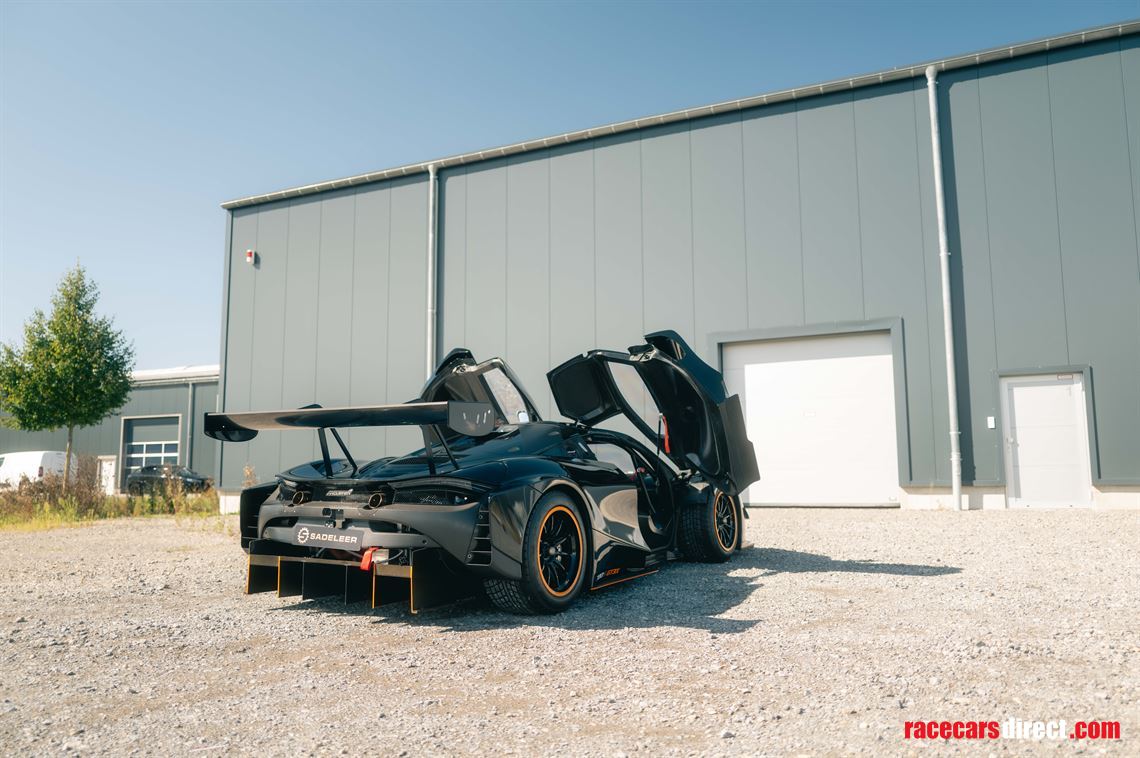 2020-mclaren-720s-gt3x---chassis-1-of-15