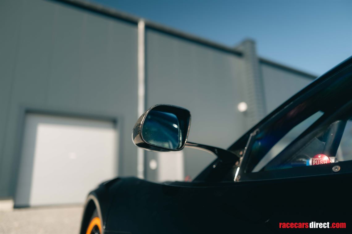 2020-mclaren-720s-gt3x---chassis-1-of-15