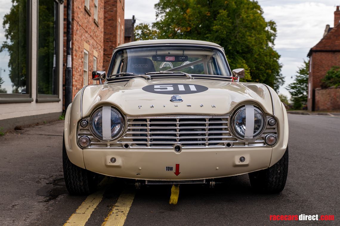 1964-triumph-tr4-race-car