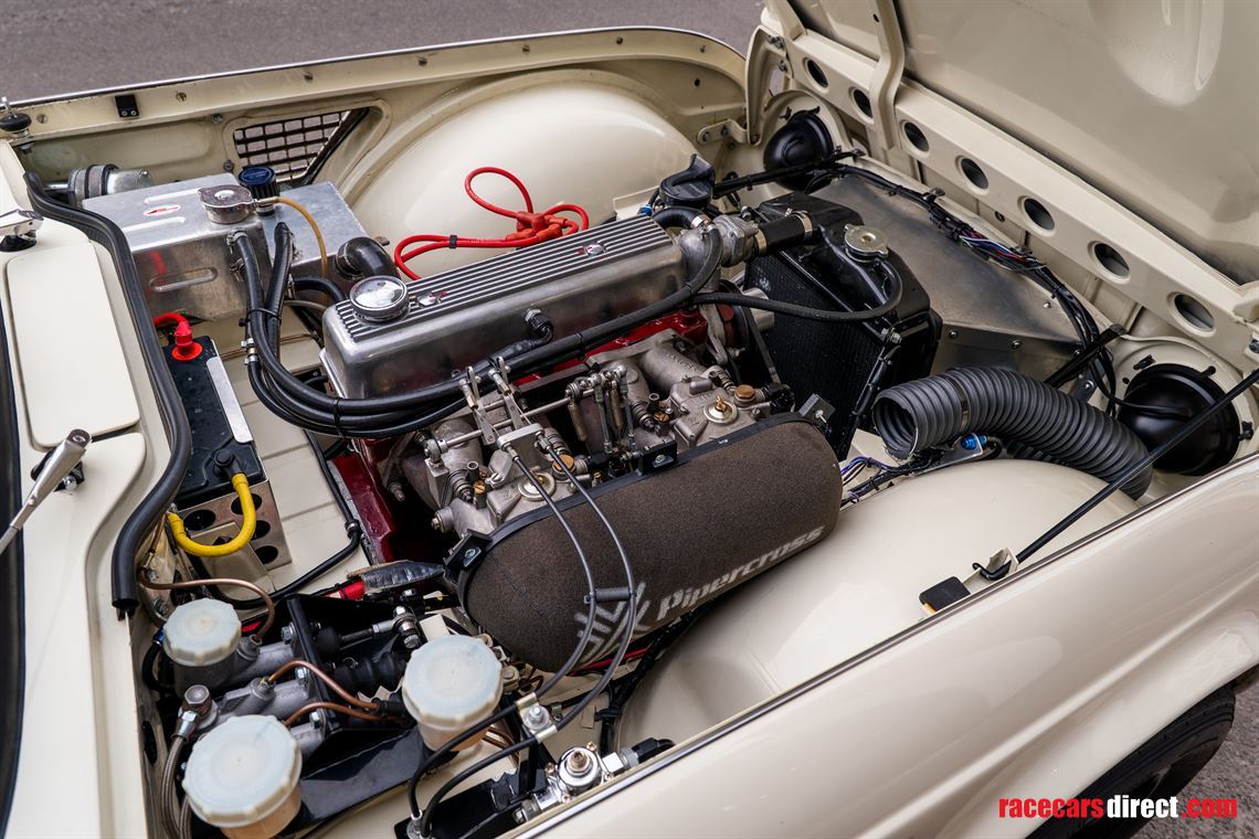 1964-triumph-tr4-race-car