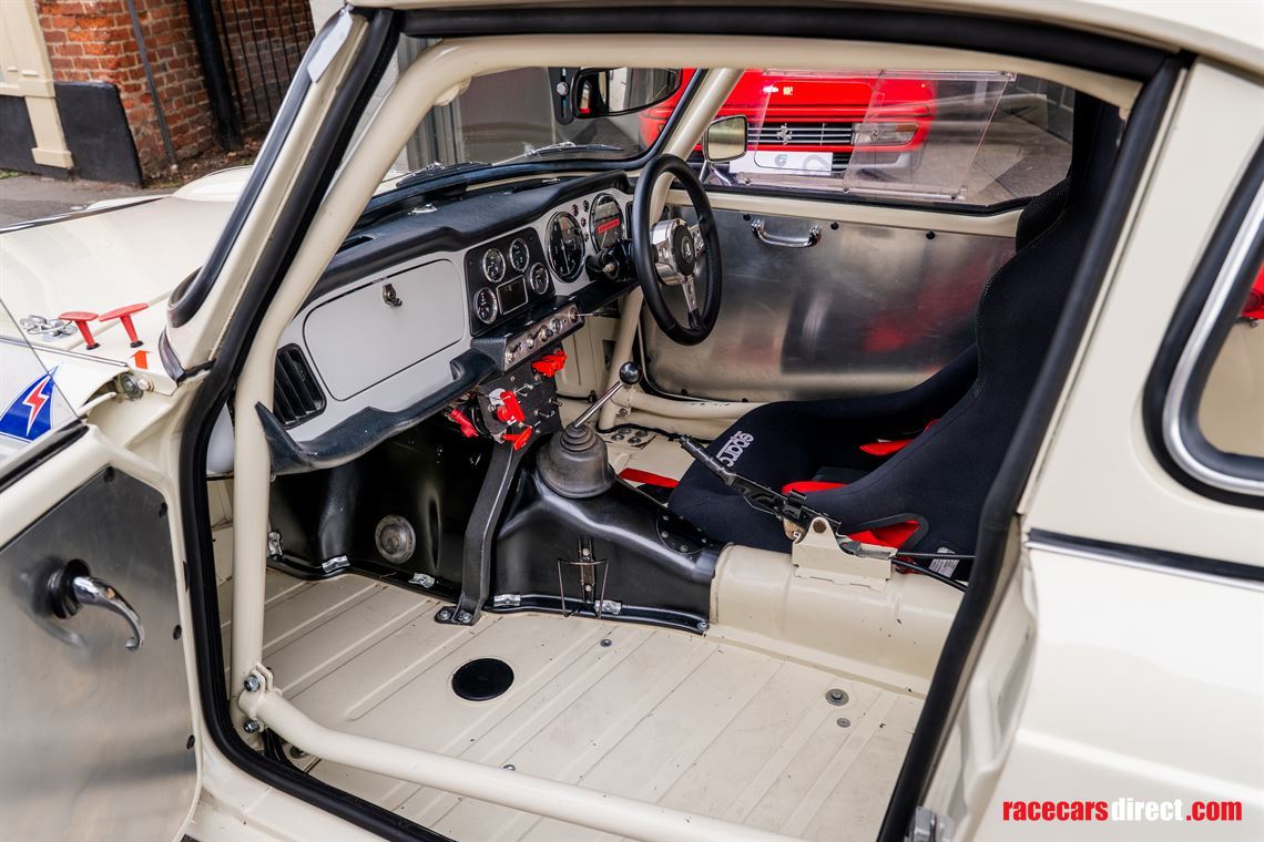 1964-triumph-tr4-race-car