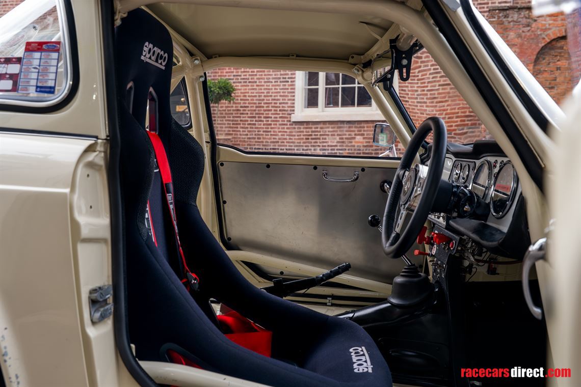 1964-triumph-tr4-race-car