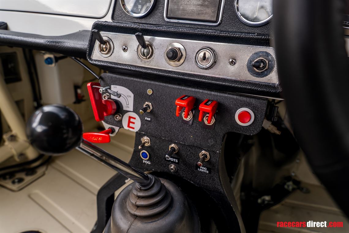 1964-triumph-tr4-race-car