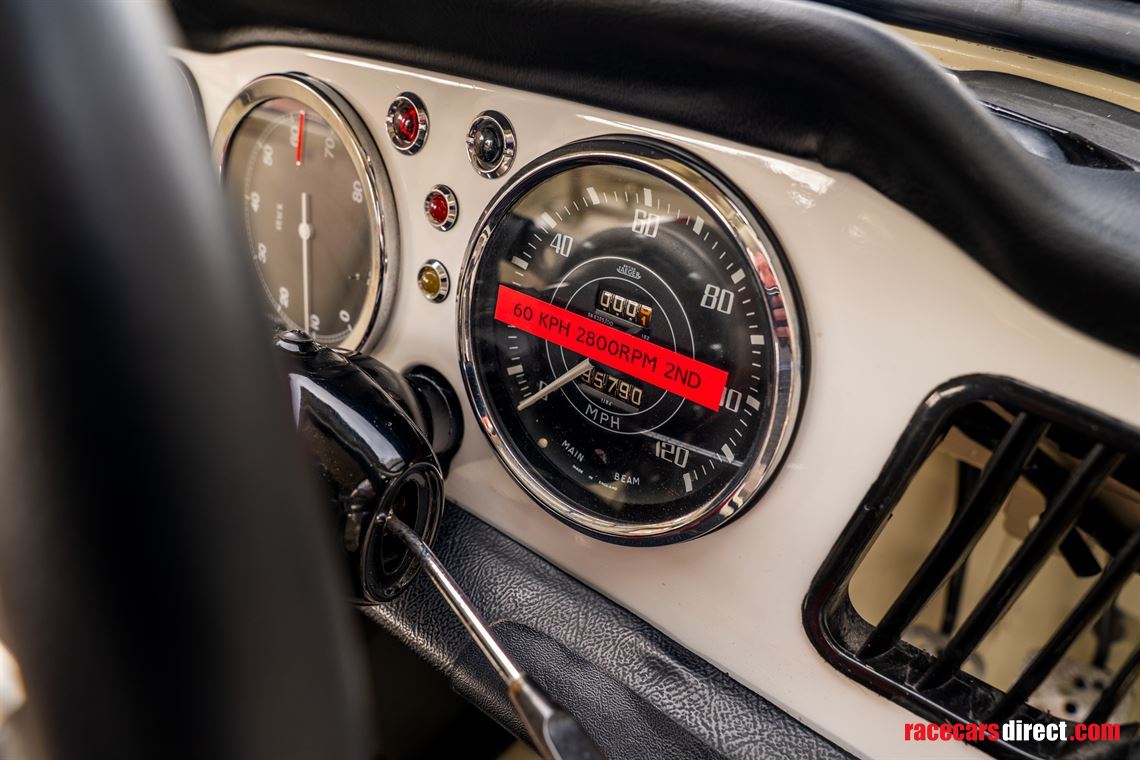 1964-triumph-tr4-race-car