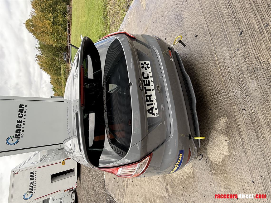 ford-fiesta-st-240-turbo