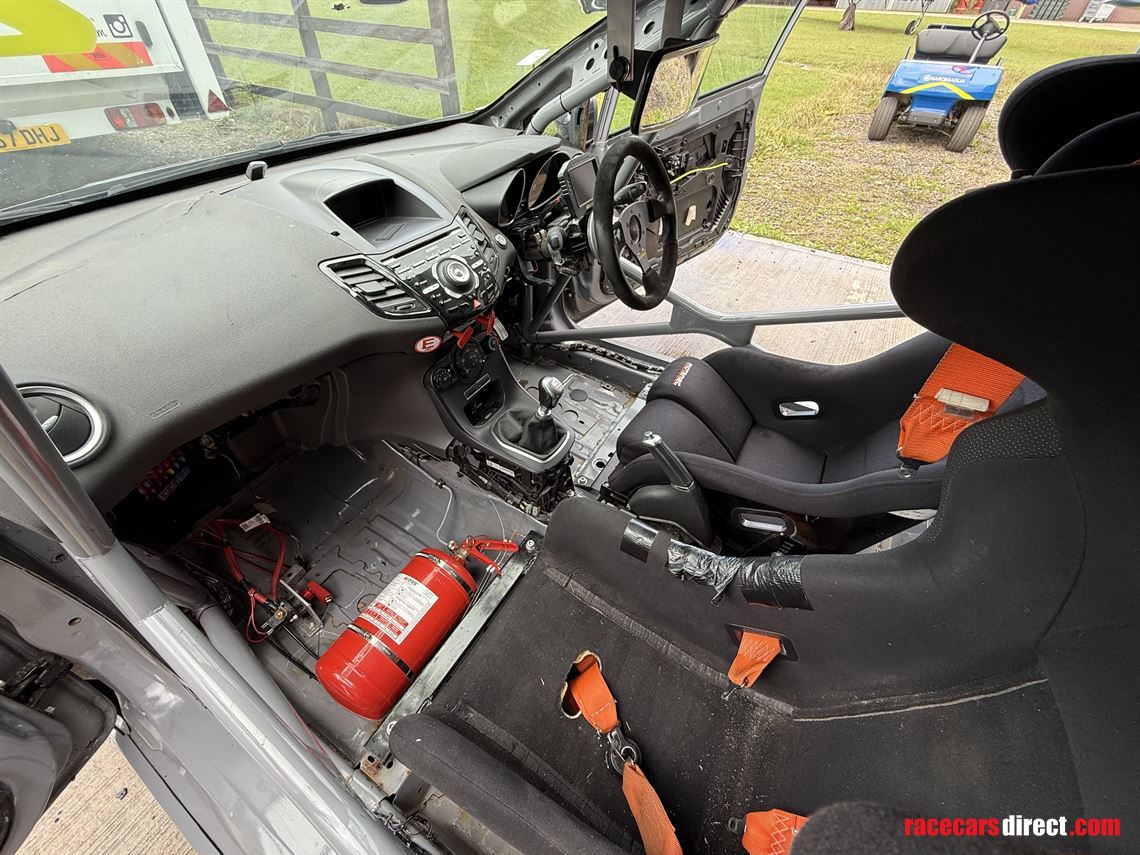 ford-fiesta-st-240-turbo