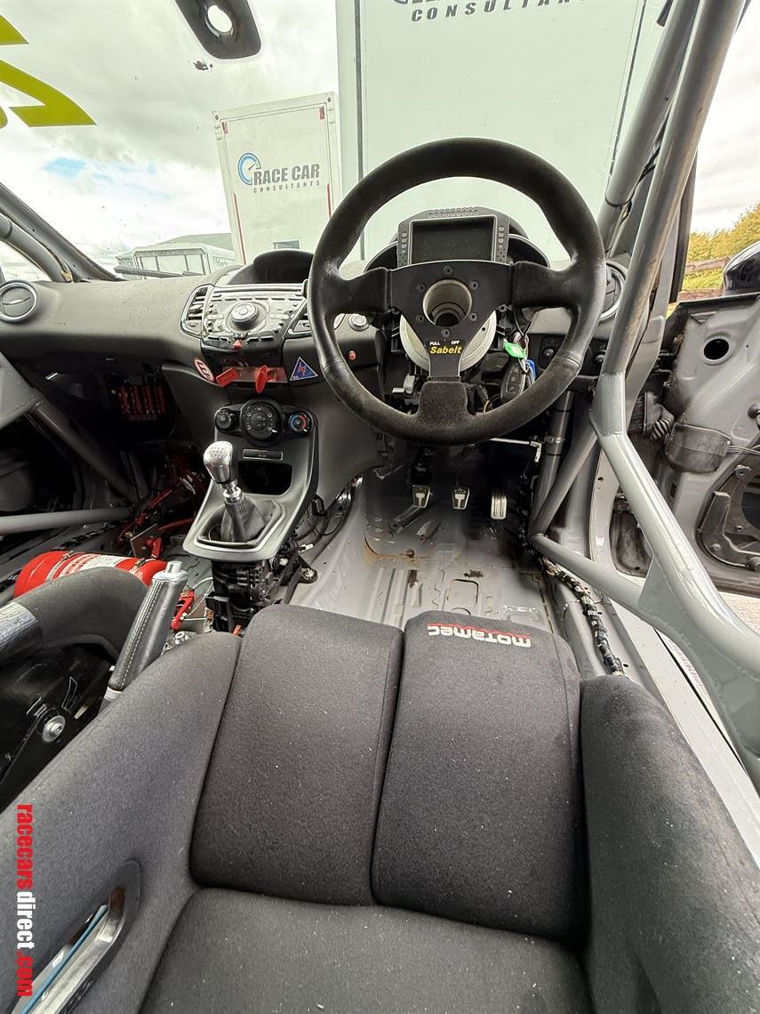 ford-fiesta-st-240-turbo