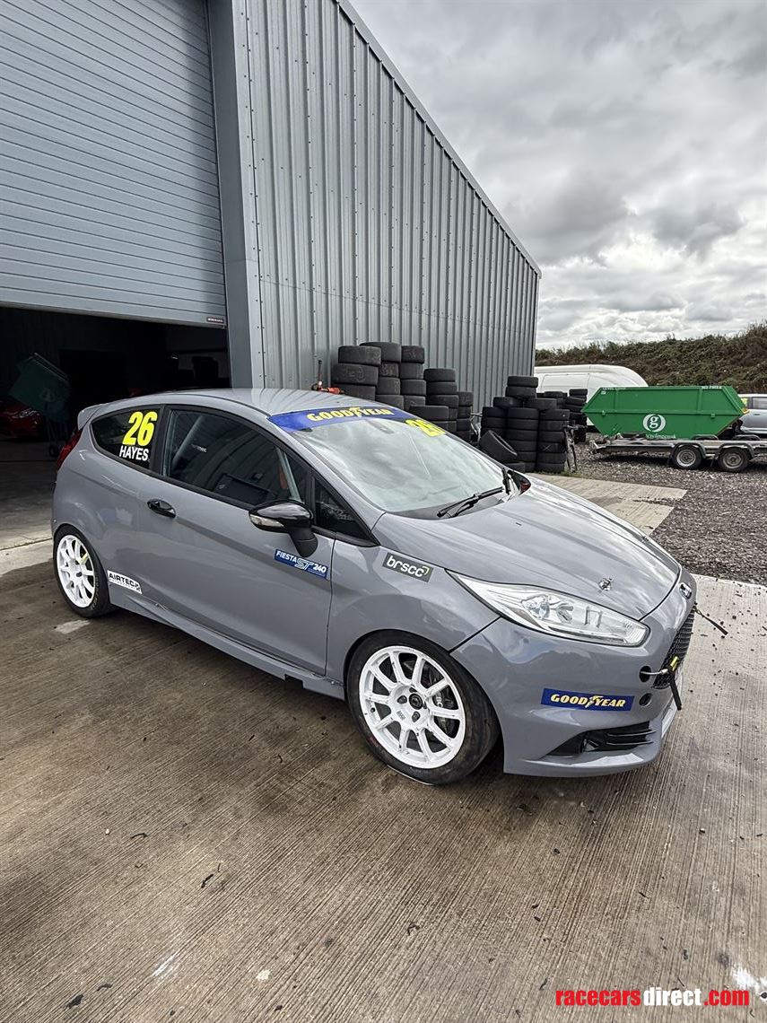ford-fiesta-st-240-turbo