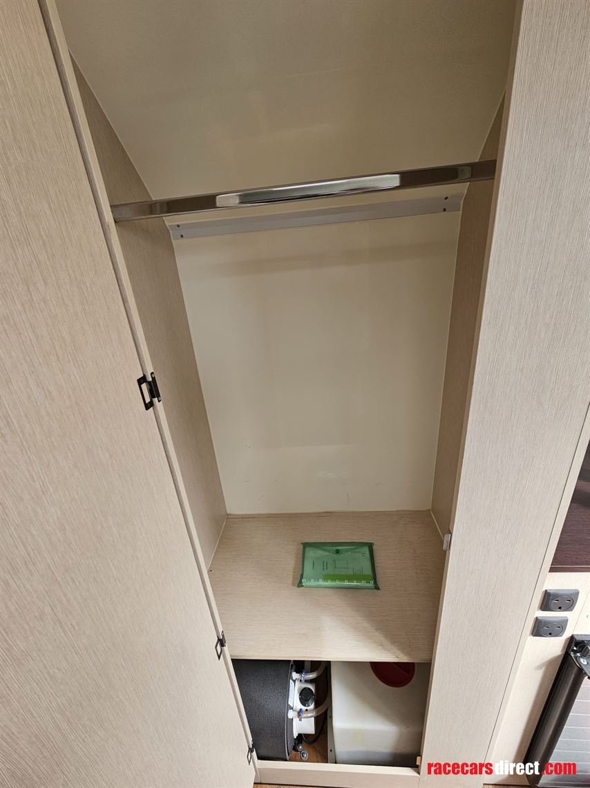 turatello-f35-race-car-transport-living-accom