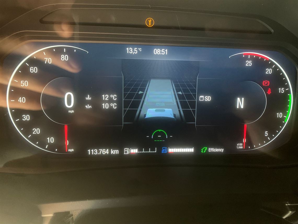 e03-expandable-hospitality-trailer-and-tracto