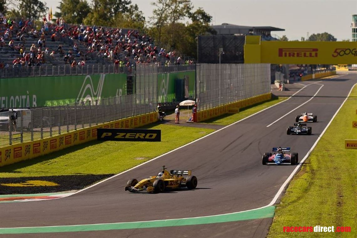 2026-grand-prix-driving-seats-available