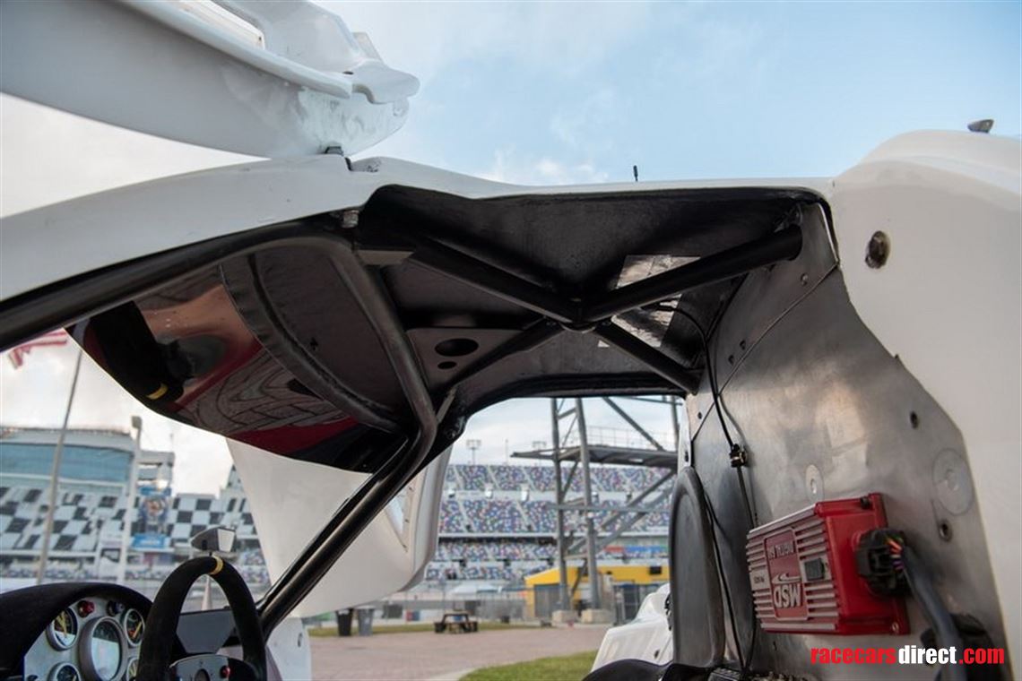 lola-t711-corvette-gtp-group-c-711-hu02