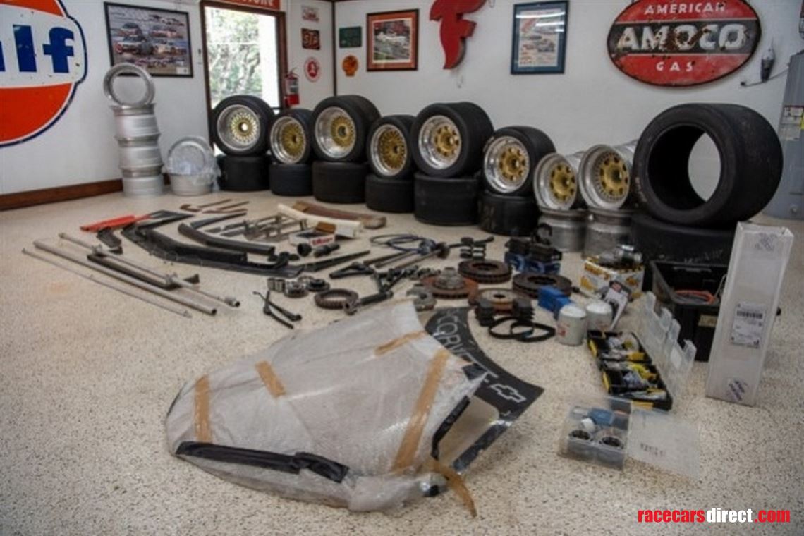 lola-t711-corvette-gtp-group-c-711-hu02